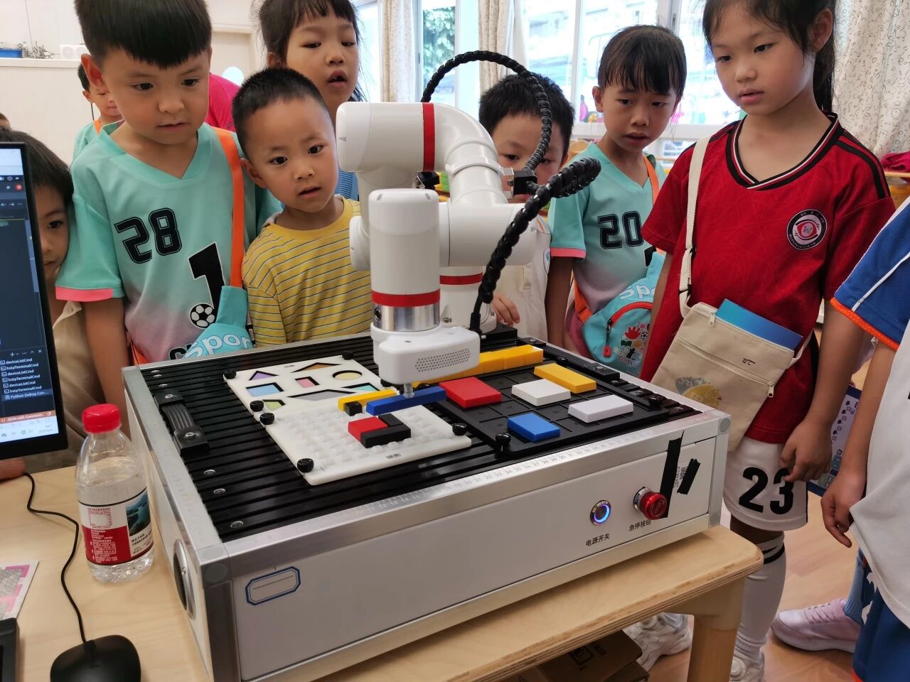 1760951675580515.jpg 1760951675580515.jpg